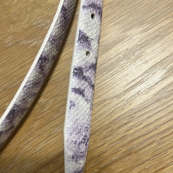 NEW WHBM reversible Snake embossed patent leather Purple Women's Belt size XL - Picture 4 of 7